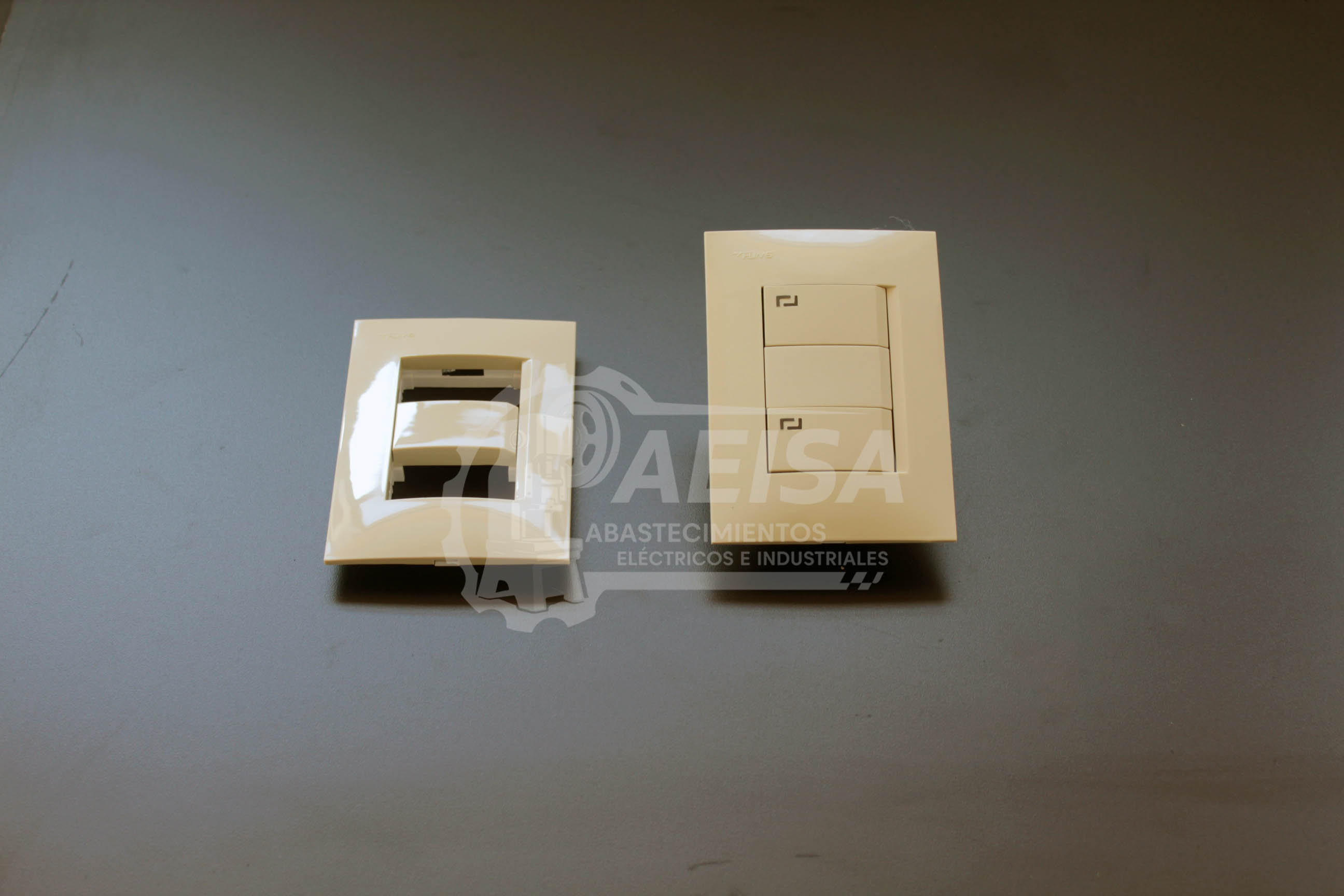 Placa de dos ventanas color Marfil con apagadores o contactos Nylon 6.6 Modelo ANDY Princiall