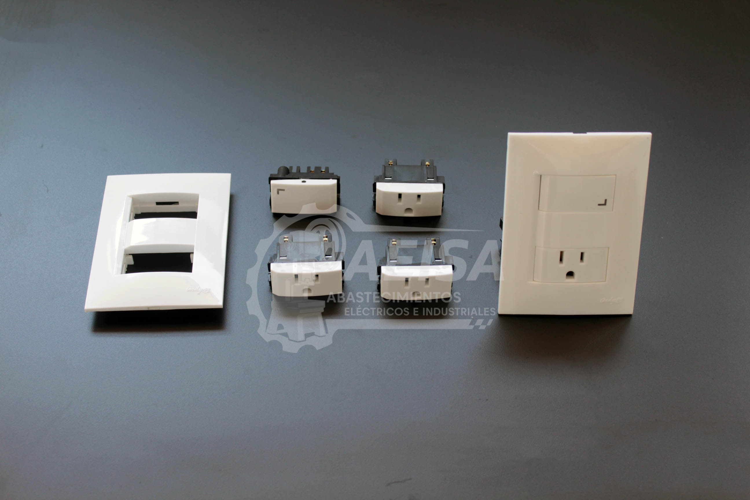 Placa de dos ventanas con apagadores o contactos Nylon 6.6 Modelo ANDY